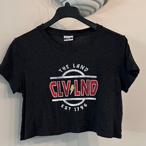 Black Cleveland distressed logo Graphic Crop Top